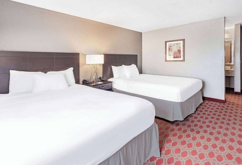 غرفه قياسيه سريرين مزدوجين, Baymont By Wyndham Brooklyn Center