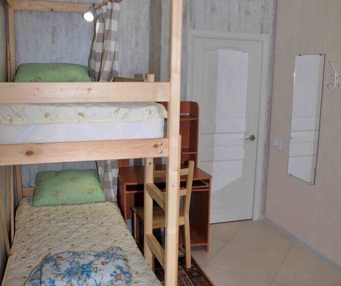 חדר משפחתי, Hostel Na Gurtyeva