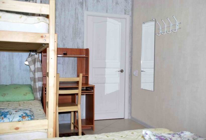 חדר משפחתי, Hostel Na Gurtyeva