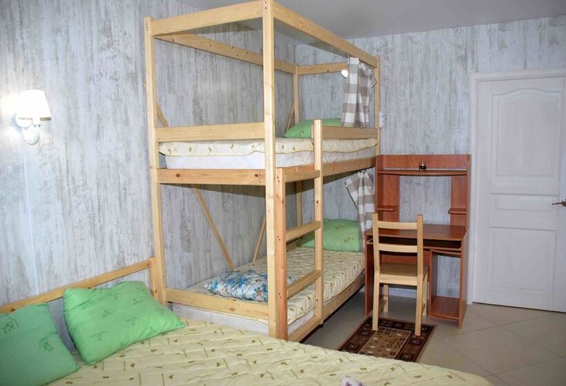 חדר משפחתי, Hostel Na Gurtyeva