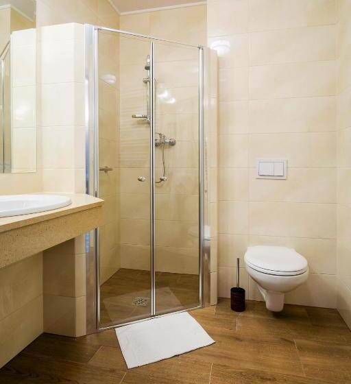 标准三人间, Nowy Zdrój Centrum Zdrowia I Wypoczynku