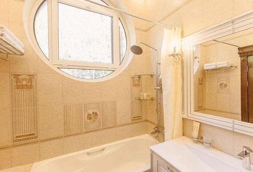 اتاق لوکس, Villa Polianna