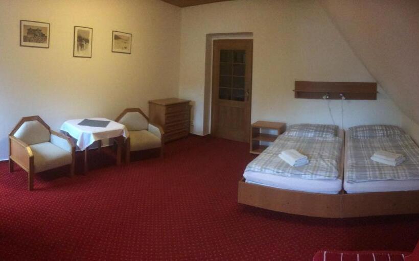 غرفة عائلية, Pension U Háčků