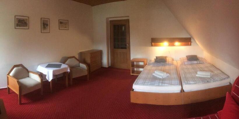 غرفة عائلية, Pension U Háčků