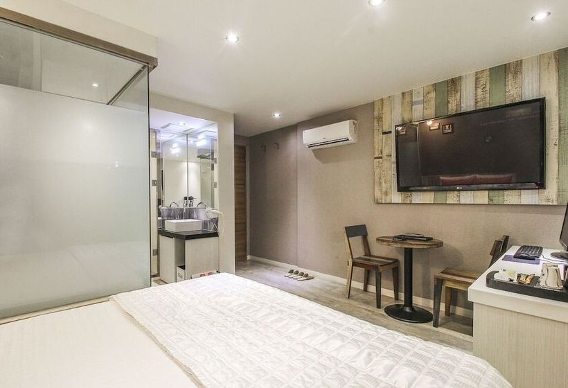 스탠다드 룸, Cube