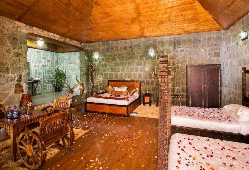 اتاق خانوادگی, Liesak Resort