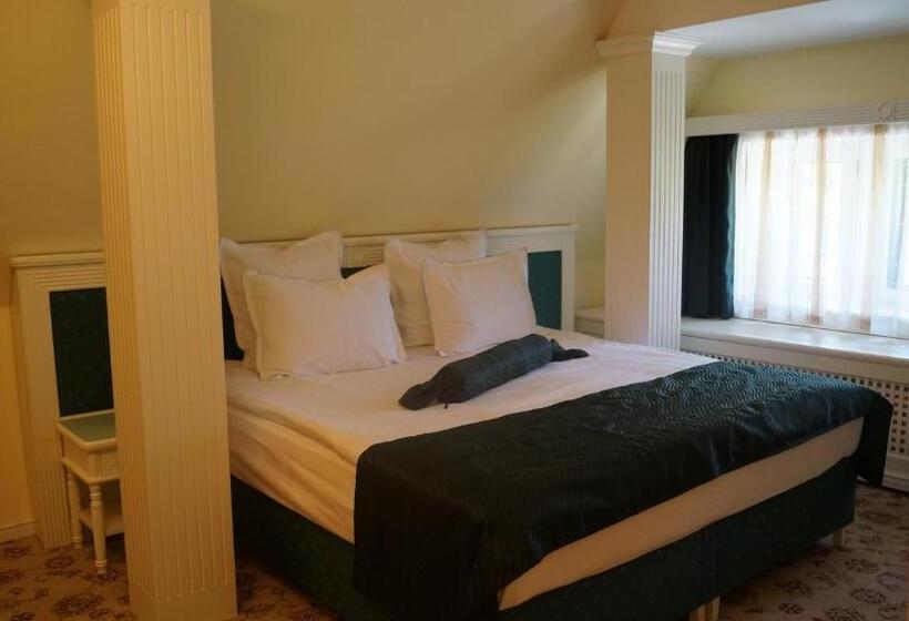 Люкс, Vila Economat