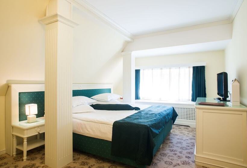 Люкс, Vila Economat