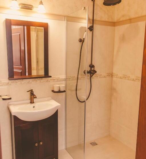 标准间, Willa Starosty