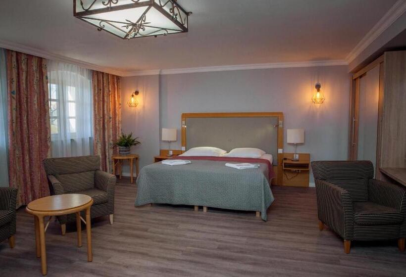 带2个卧室的套房, Willa Starosty