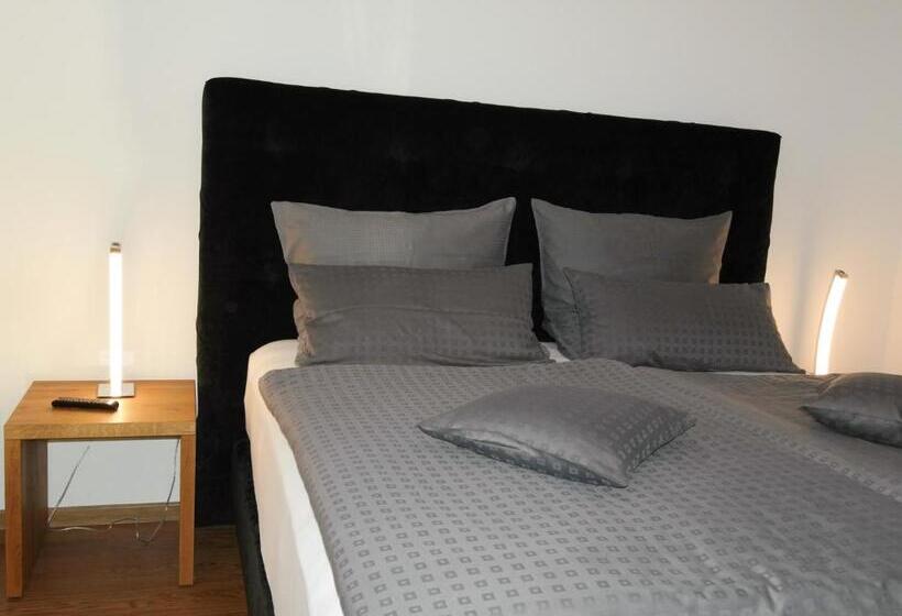 חדר משפחתי, Pension Franzbäcker