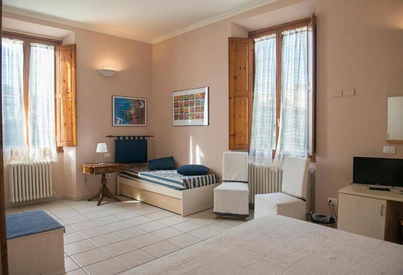 اتاق استاندارد سه نفره, Affittacamere Benedetta