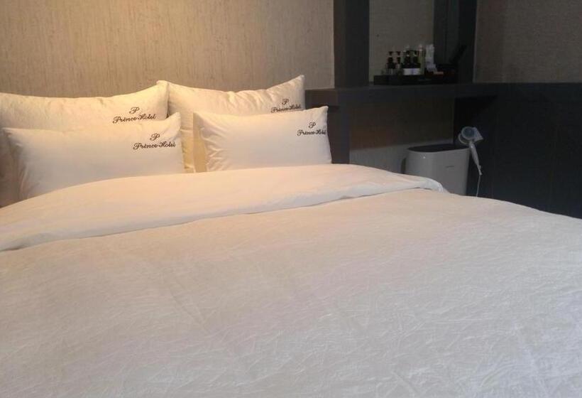 اتاق استاندارد, Prince
