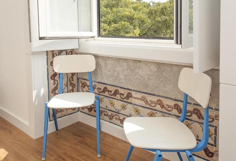 سوئیت با چشمانداز رودخانه, Lisbon Old Town Guest House