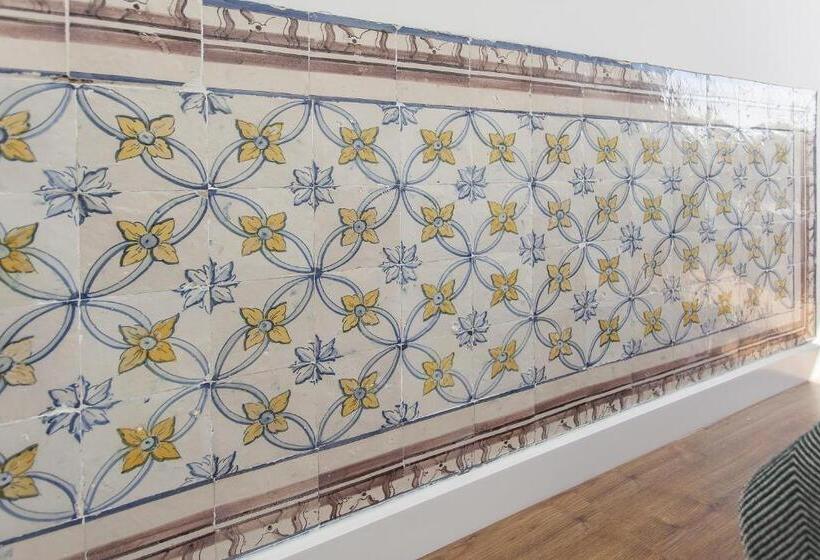 سوئیت با چشمانداز رودخانه, Lisbon Old Town Guest House