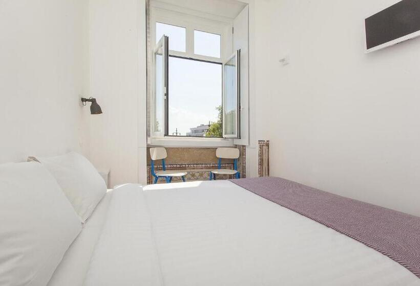 سوئیت با چشمانداز رودخانه, Lisbon Old Town Guest House