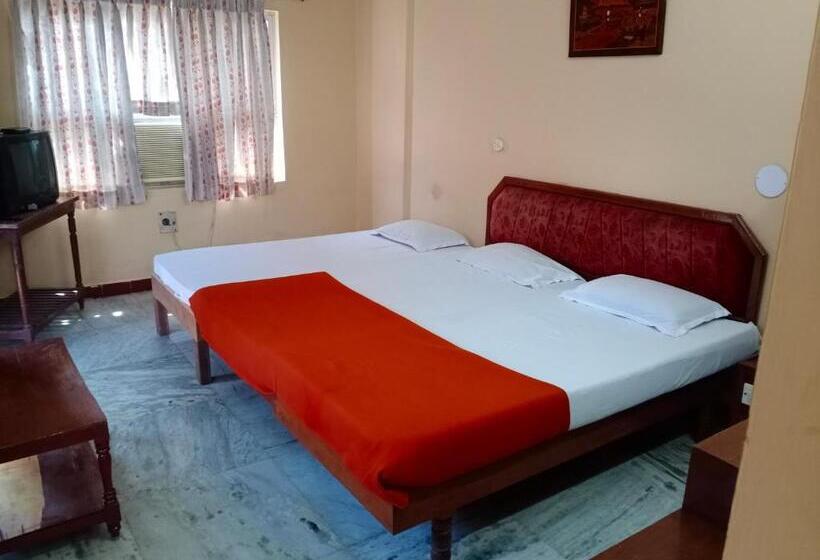 חדר אקונומי, Soorya International