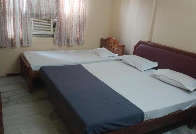 חדר סטנדרט, Soorya International