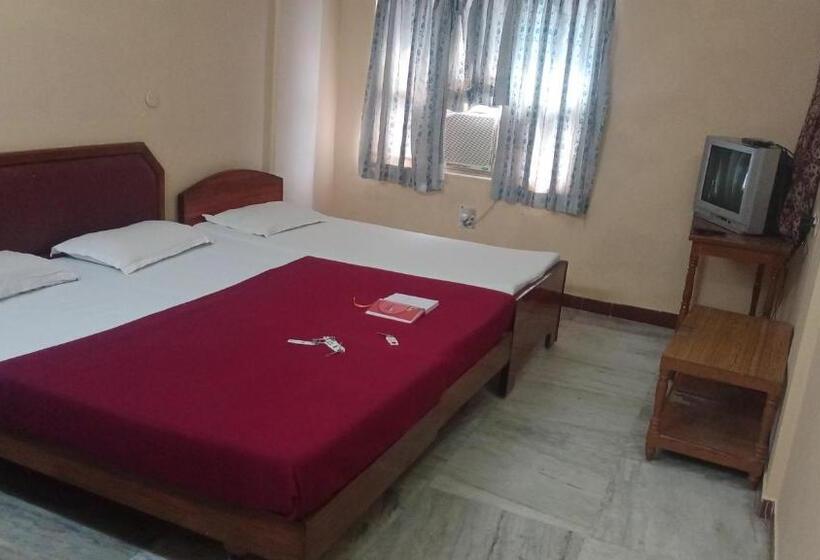 חדר סטנדרט, Soorya International