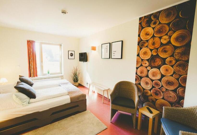 Standard room with outdoor bath, Ostel Jugendhotel Bremervörde
