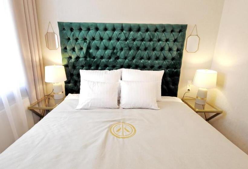 Номер Deluxe, Szewska 22 Boutique