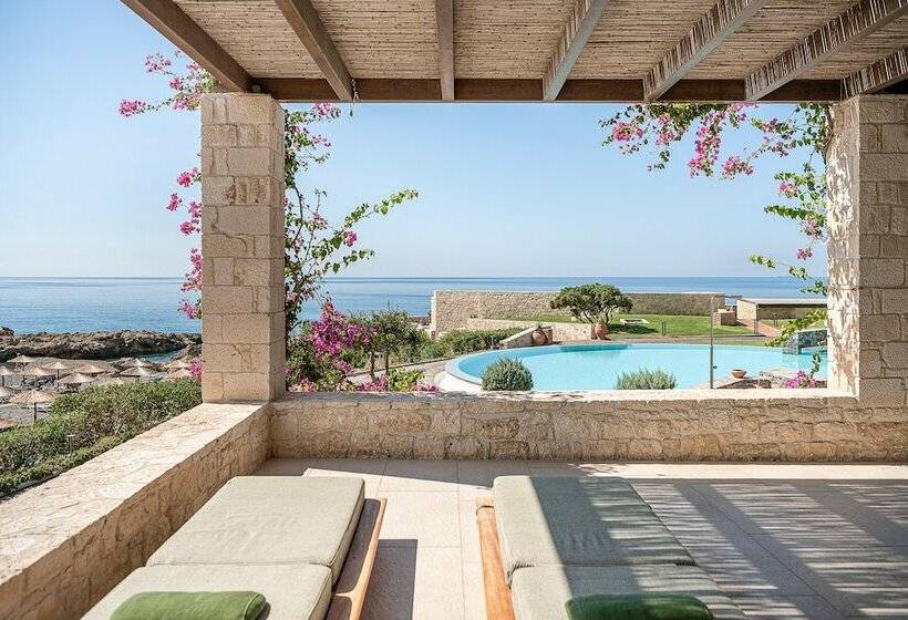 جناح جونيور, Kakkos Beach Hotel   Adults Only