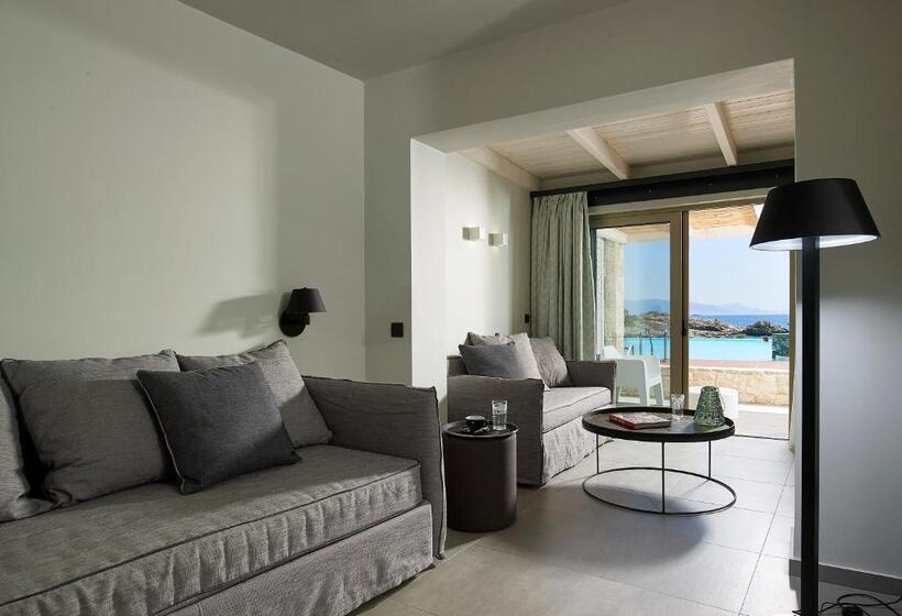 جناح جونيور, Kakkos Beach Hotel   Adults Only