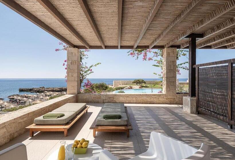 جناح جونيور, Kakkos Beach Hotel   Adults Only