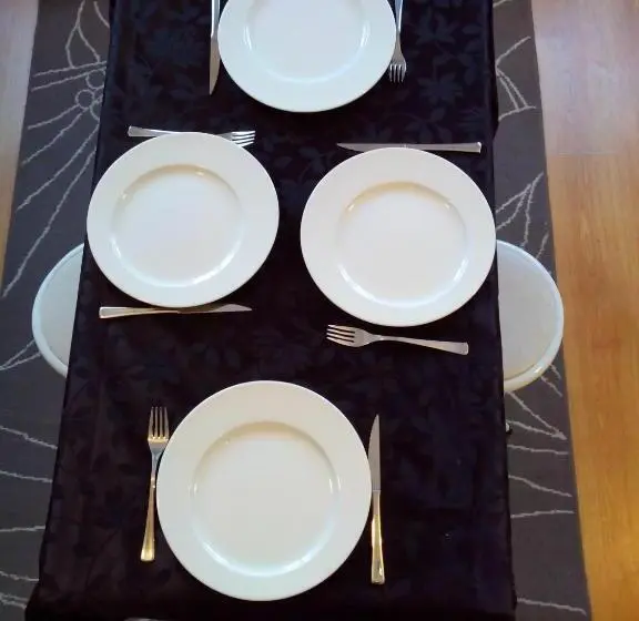 デラックススタジオ, Guest House D. Filipe I