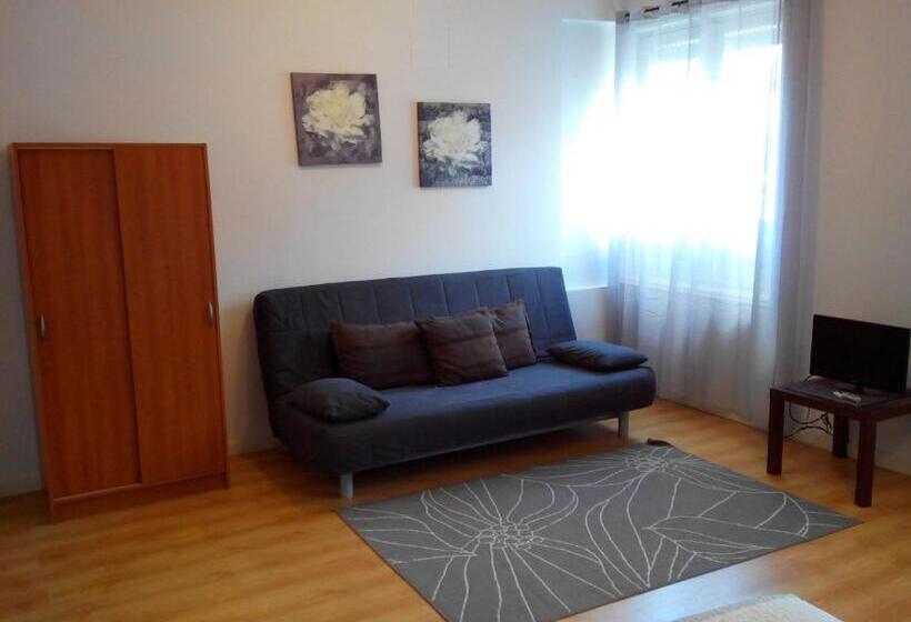 استودیوی لوکس, Guest House D. Filipe I