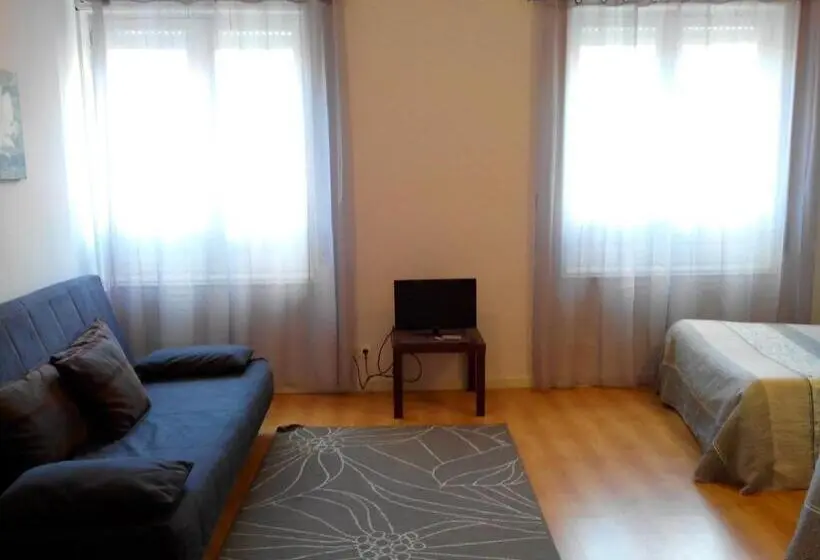 デラックススタジオ, Guest House D. Filipe I