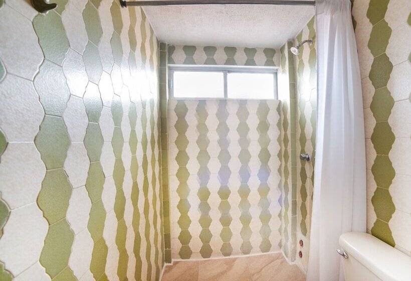 Quarto Familiar, Adelita