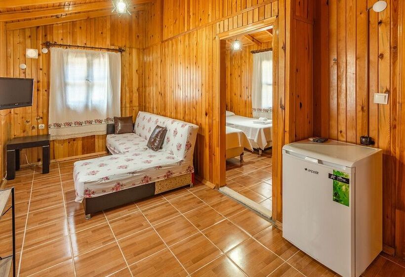 בונגלו משפחתי, Cuhadar Ahsap Evleri