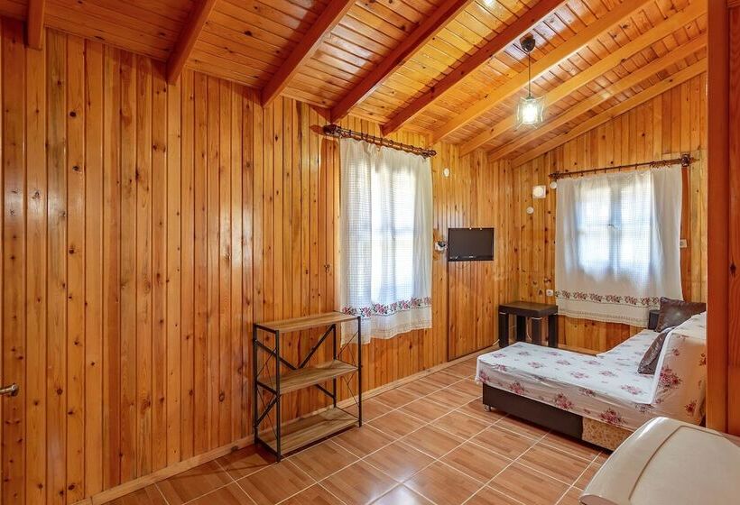 בונגלו משפחתי, Cuhadar Ahsap Evleri