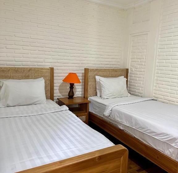 家庭间, The Taman Ayu