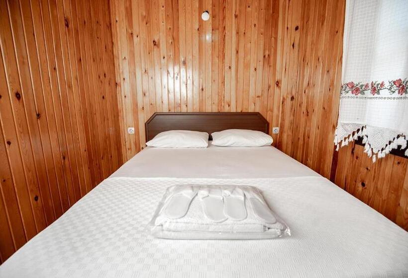 חדר סטנדרט לארבעה, Cuhadar Ahsap Evleri