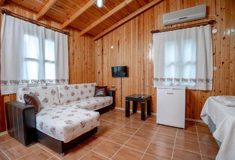 חדר משפחתי נוף לגינה, Cuhadar Ahsap Evleri