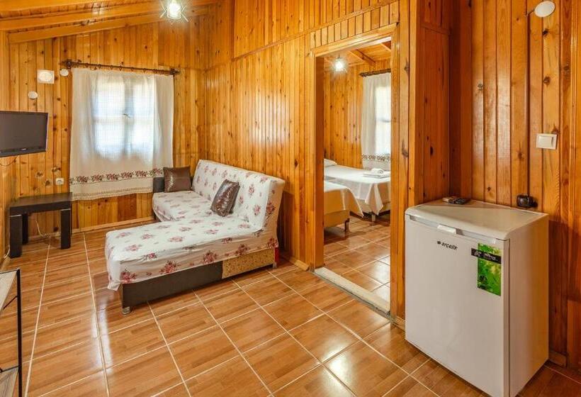 בונגלו משפחתי, Cuhadar Ahsap Evleri