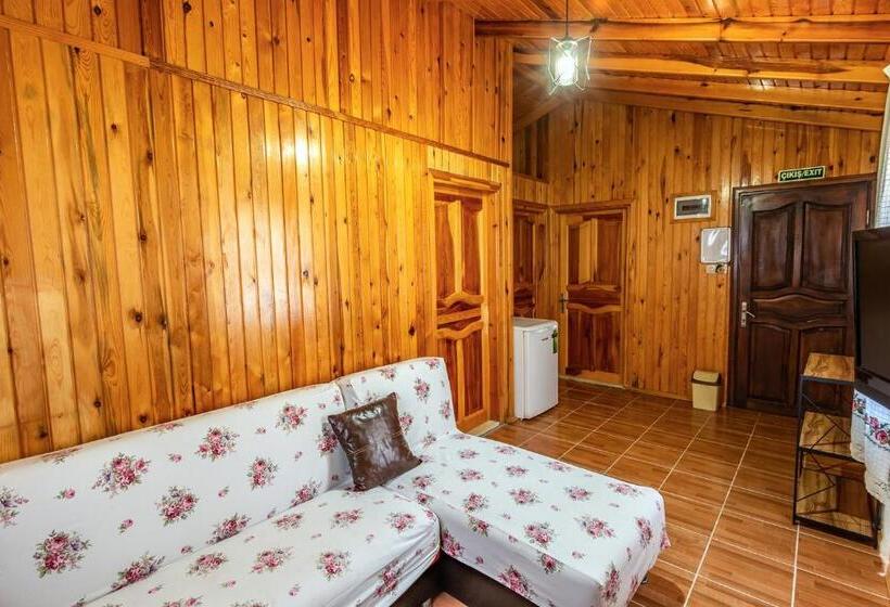 בונגלו משפחתי, Cuhadar Ahsap Evleri