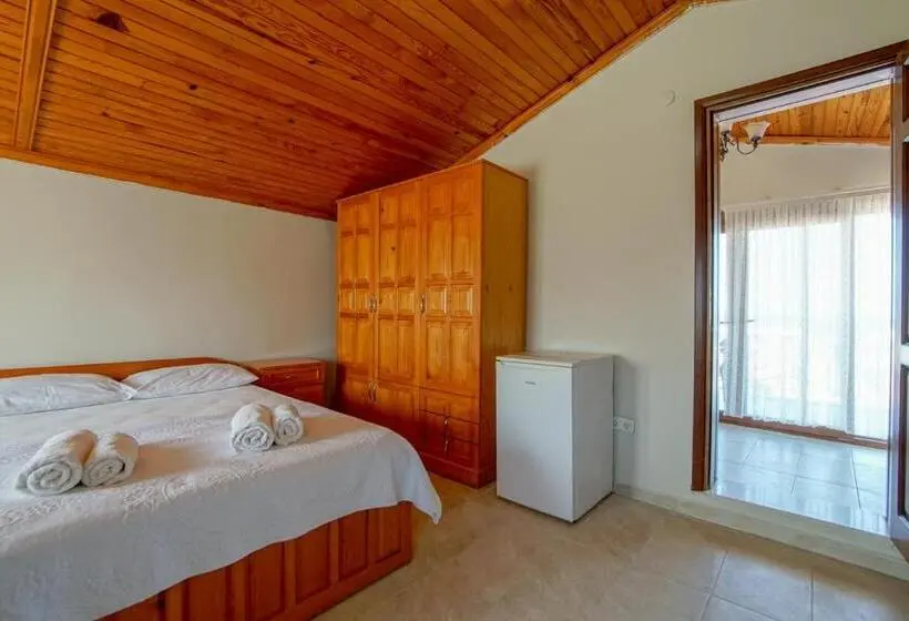 Camera Tripla Standard Vista Mare, Cuhadar Ahsap Evleri