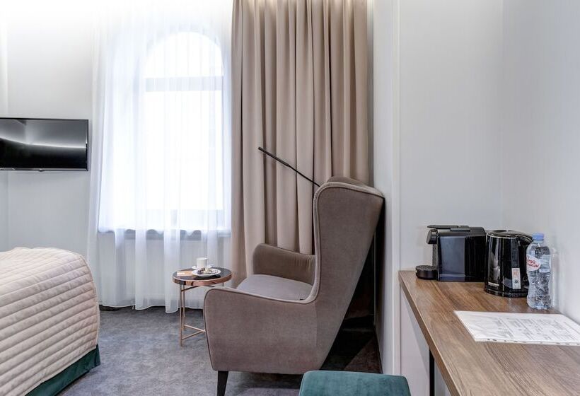 اتاق استاندارد یک نفره, Wellion Suharevskiy