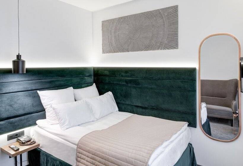 اتاق استاندارد یک نفره, Wellion Suharevskiy