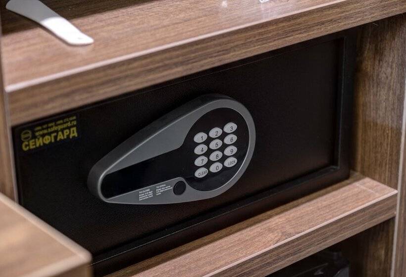 اتاق سوپریور, Wellion Suharevskiy