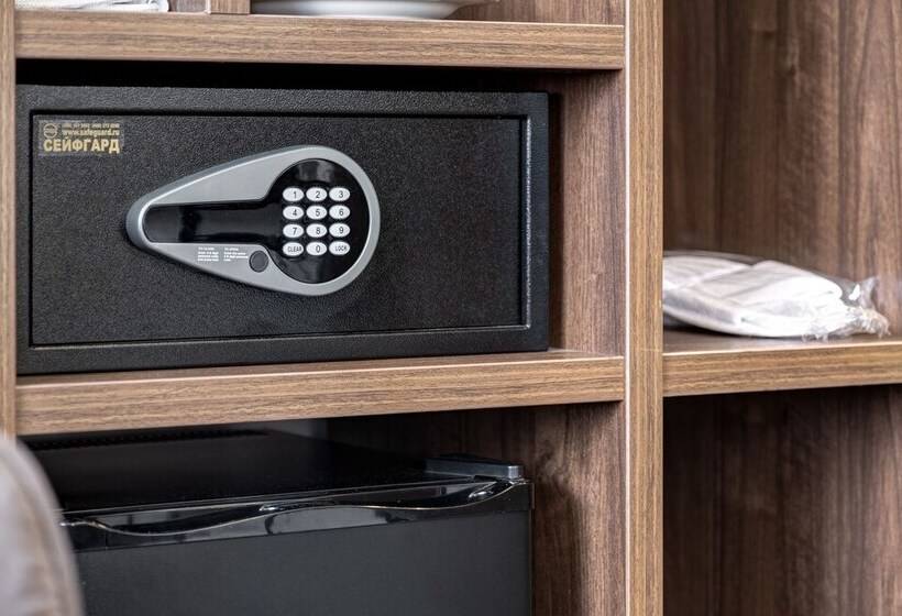 اتاق سوپریور, Wellion Suharevskiy