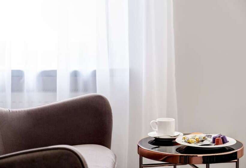 اتاق سوپریور, Wellion Suharevskiy