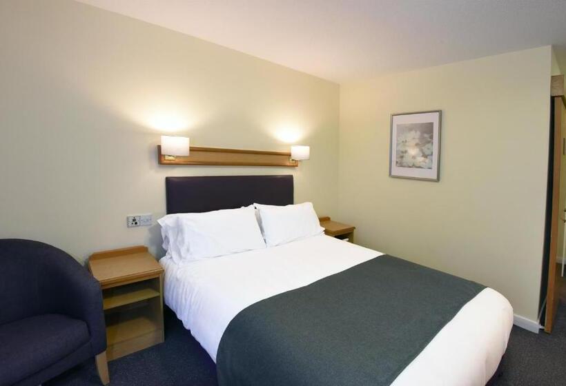 חדר סטנדרט מותאם לאדם עם מוגבלויות, The Mount By Greene King Inns