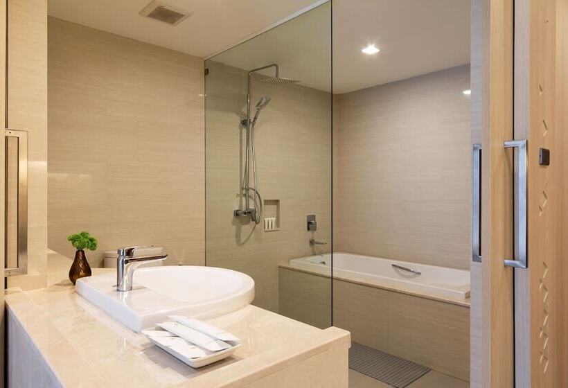 Номер Deluxe Вид на Бассейн, Ana Park Chiang Mai