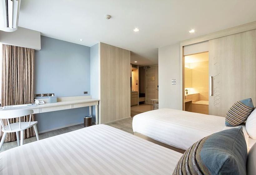 Номер Deluxe Вид на Бассейн, Ana Park Chiang Mai