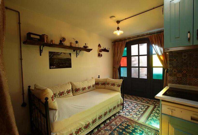 اتاق لوکس سه تخته, Cavlıhane 1885