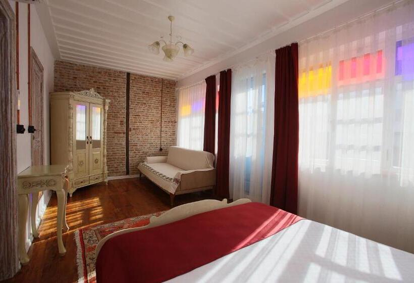 اتاق استاندارد چهارنفره با بالکن, Cavlıhane 1885